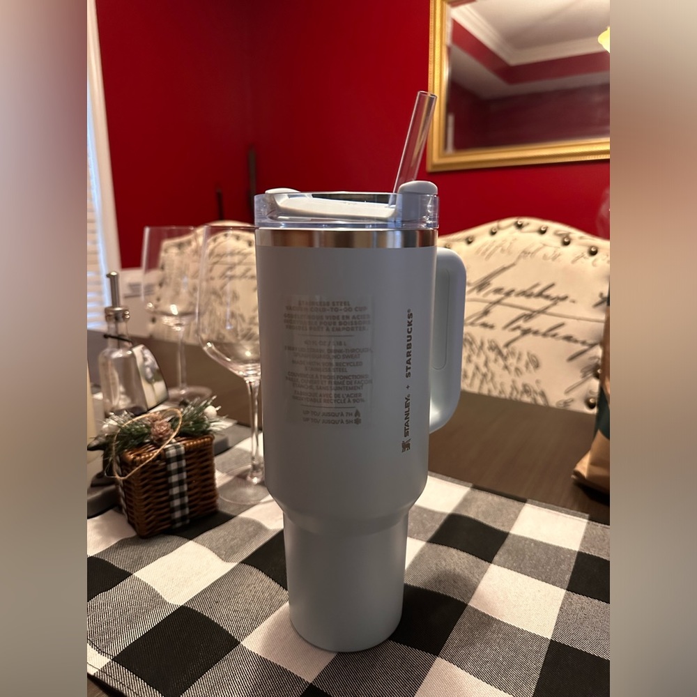 Stanley & Starbucks spring 2024 collaboration Tumbler.